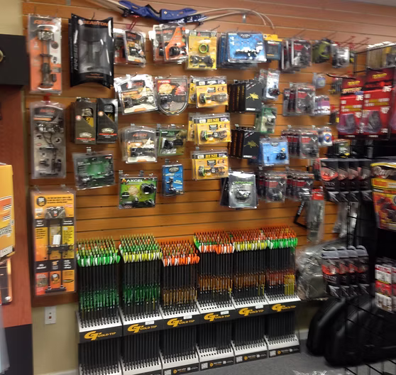 Arrow and accessory wall display